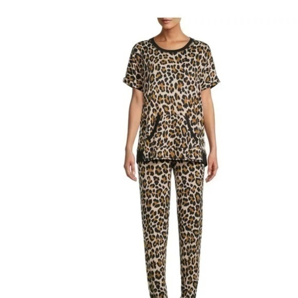 Pajama Set Pajama Set - Picture 2 of 7